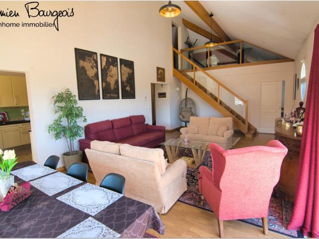 À LOUER – Appartement T6 duplex de 155 m² avec terrasse, vue Mont Blanc et 2 garages – Ferney Voltaire