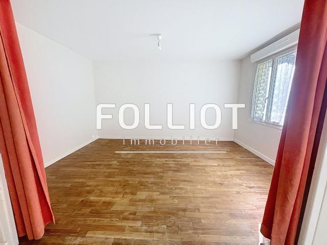 A louer: Appartement T1 Bis à Fougères Réf.2535CV