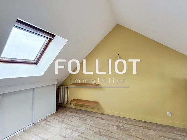 A louer: Appartement T1 Duplex à Fougères Réf.2340CV