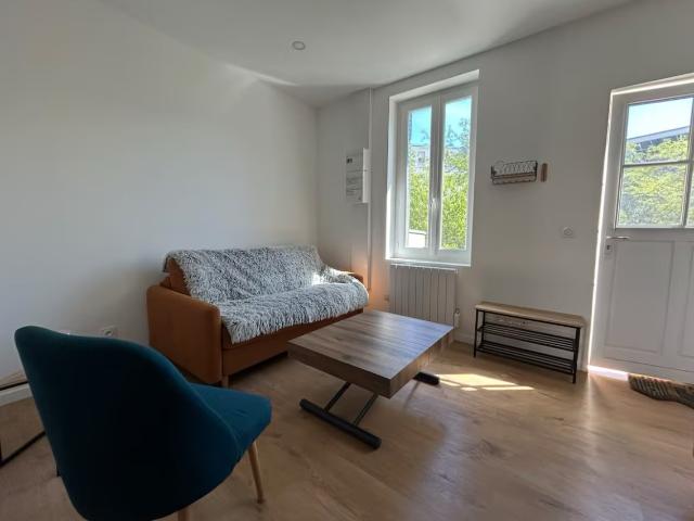 A LOUER APPARTEMENT T2 MEUBLE 28,5 M2 69008 LYON