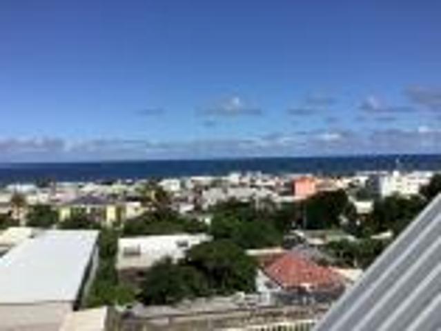 A LOUER Appartement T2 au centre ville de SAINT PIERRE