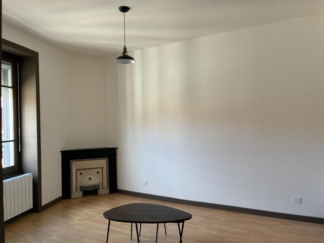 A louer Appartement T2 rénové en plein centre d'Oullins, à