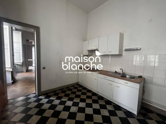 À LOUER – APPARTEMENT T2, 67,72 m² – BORDEAUX CENTRE