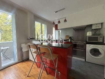 A LOUER APPARTEMENT T3 MEUBLÉ ALLEE DE BRIENNE PARKING CHAUFFAGE INCLUS DANS LES CHARGES