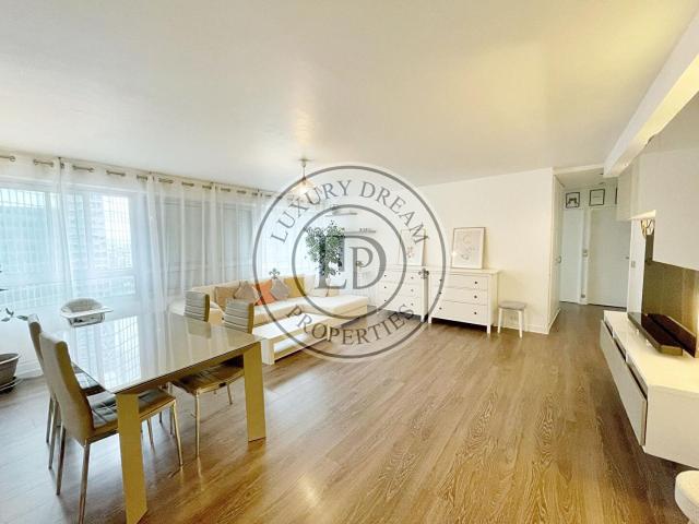 À louer: appartement T3 meublé au 10ème étage à Courbevoie, limite La Défense