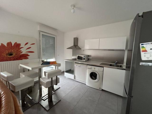 A LOUER Appartement T3 meublé avec terrasse et garage