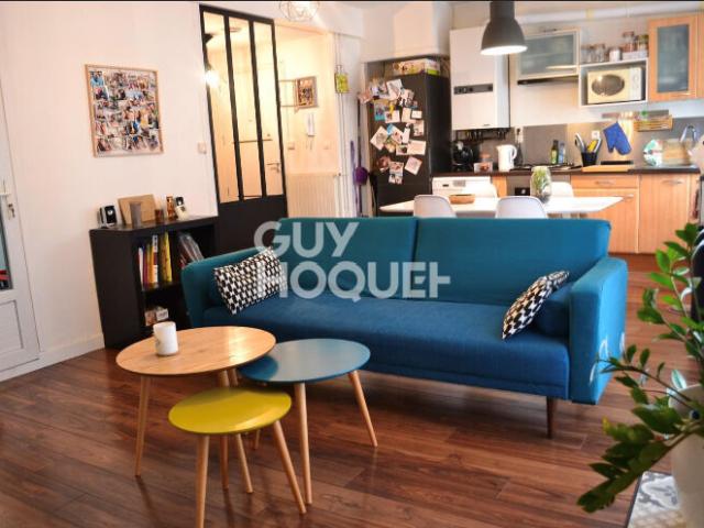 A LOUER APPARTEMENT T3 MEUBLÉ GARAGE BALCON PATIO