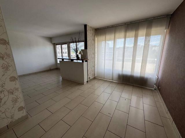A louer, Appartement T3 NON MEUBLE à Lyon 9ème CHAUFFAGE ET EA