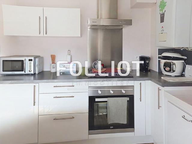 A LOUER: Appartement T3 avec garage et cave