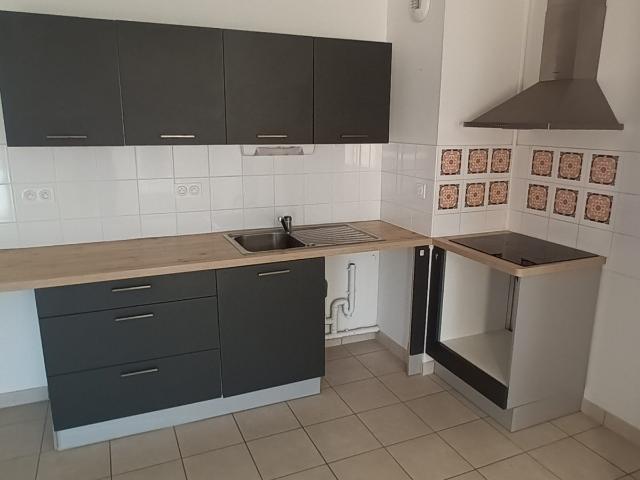 À LOUER APPARTEMENT T3 AVEC PARKINGS CHAMBRAY LES TOURS • Réf. TNG G0392 Location 37