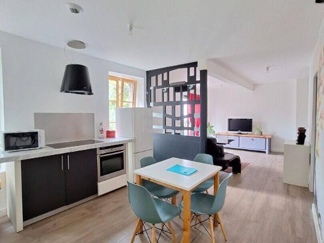 A LOUER APPARTEMENT T3 AVEC TERRASSE CHATEAUNEUF D'ILLE ET VI