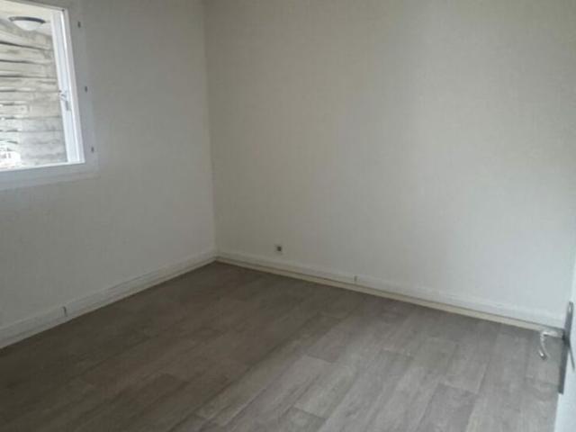 À LOUER – Appartement T3 à CLÉON