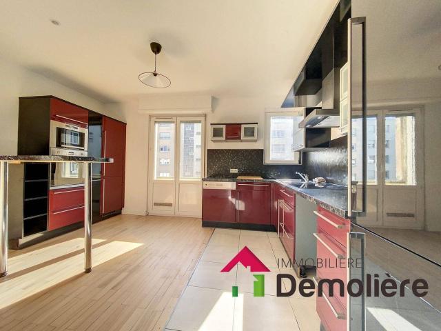 À LOUER ! Appartement T3 de 85 m² avec balcon et cave à Stras