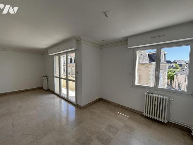 A LOUER APPARTEMENT T3 LAVAL RIVE GAUCHE