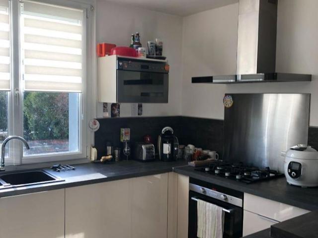 A LOUER Appartement T3 très lumineux, situé au 1er étage, à BONSECOURS 76240, d'une surface h.