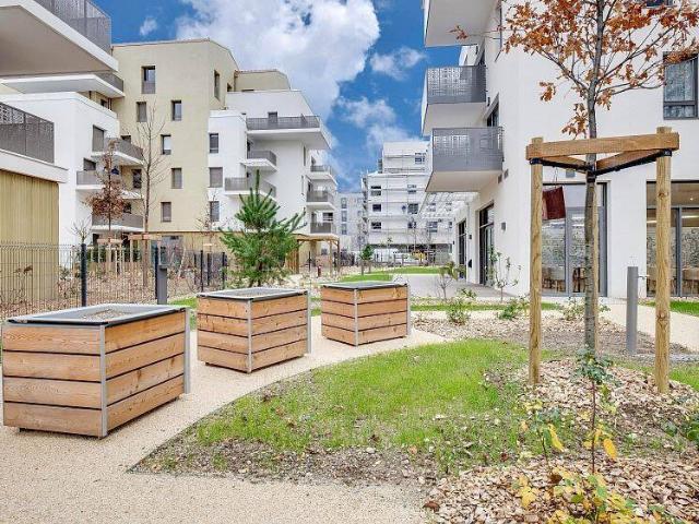 A LOUER Appartement T3, 64.2m2, 1124€CC dans résidence senior
