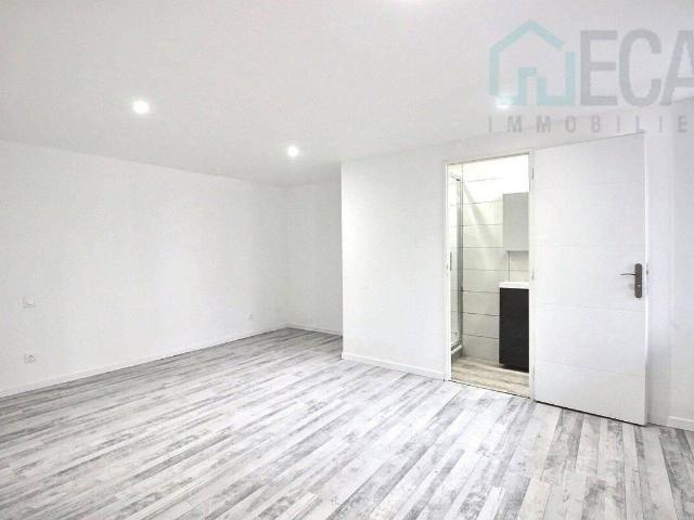A LOUER APPARTEMENT T3+BUREAU, HYPER CENTRE BOURGOIN JALLIEU 38