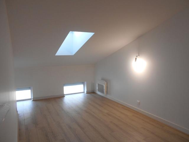 A louer, Appartement tT4 duplex 89 m2 Branne