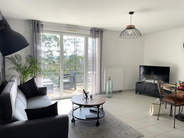 À LOUER APPARTEMENT TYPE 3 AVEC UNE VUE PANORAMIQUE SAINT SYMPHORIEN • Réf. GI JB G0535
