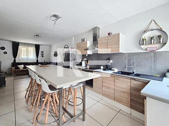 A LOUER appartement type T3 meublé sur UCHAUD