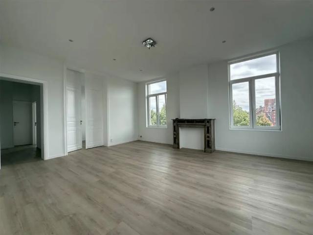 à louer Appartement Tournai Place Crombez