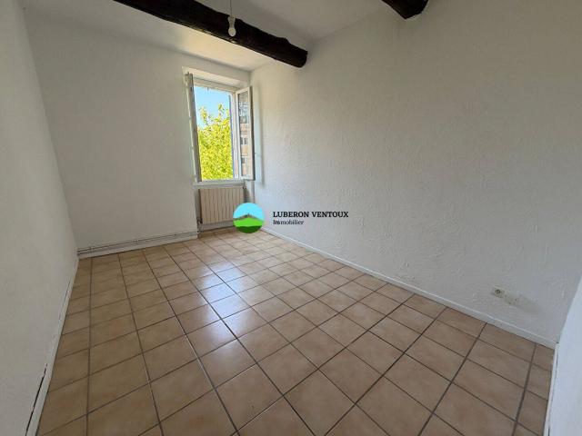 A LOUER Appartement 1 chambre PERNES LES FONTAINES