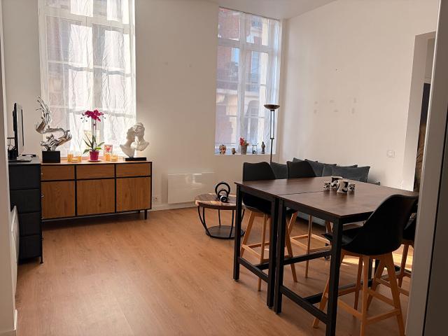A LOUER APPARTEMENT 2 CHAMBRES CENTRE VILLE DE ST QUENTIN 02100