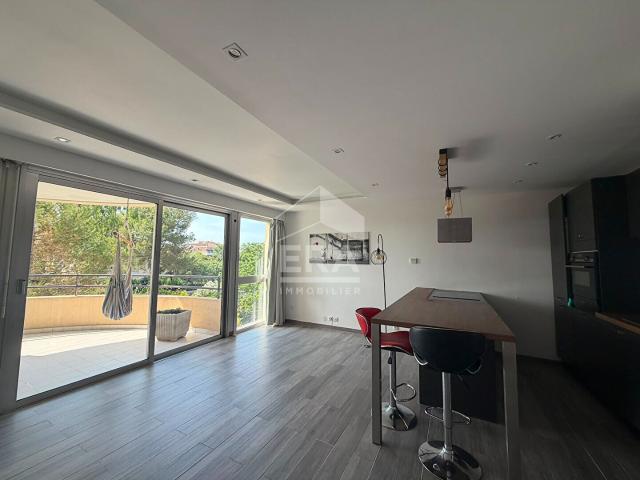 A LOUER APPARTEMENT 2 PIECES MEUBLE, SECTEUR VAUGRENIER