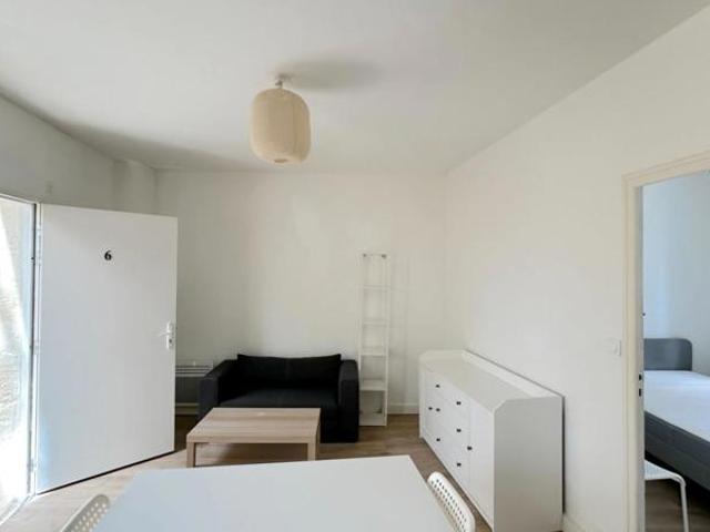 A LOUER APPARTEMENT 2 PIECES MEUBLES BORDEAUX QUARTIER VICTOIRE CAPUCINS