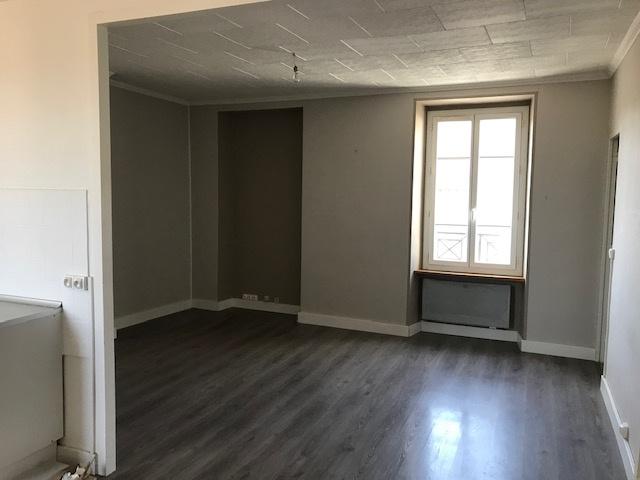 À louer Appartement 2 pièces Milly la Forêt centre vill
