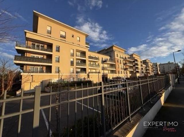 À LOUER – APPARTEMENT 2 PIÈCES AVEC BALCON À TRAPPES