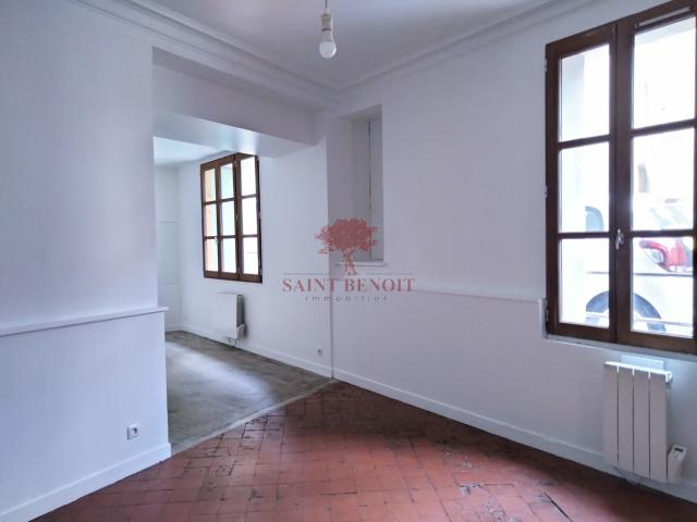 A LOUER APPARTEMENT 2 PIECES EN REZ DE CHAUSSEE CENTRE VILLAGE