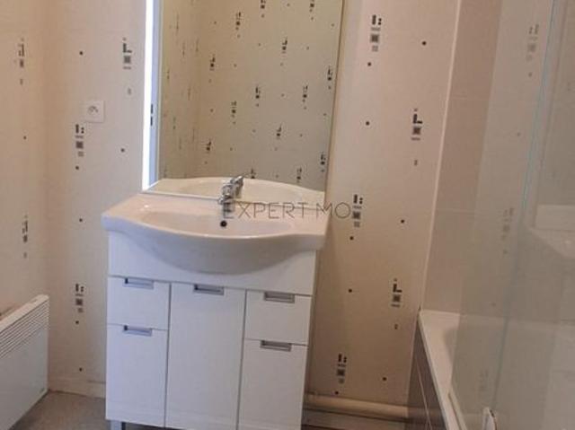 À LOUER – APPARTEMENT 2 PIÈCES 48 M² AVEC BALCON ET PARKING