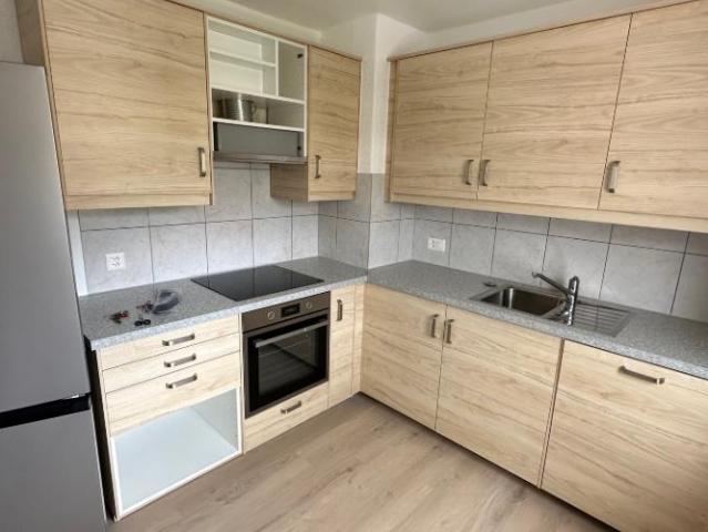 A louer: appartement 3.5 pièces avec terrasse, Principale 24 Bévilard