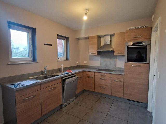 À LOUER – APPARTEMENT 3 CHAMBRES À DONCEEL