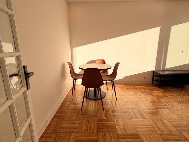 À LOUER – APPARTEMENT 3 PIÈCES MEUBLÉ – 60 m² – BALCON + PARKING PRIVÉ + CAVE