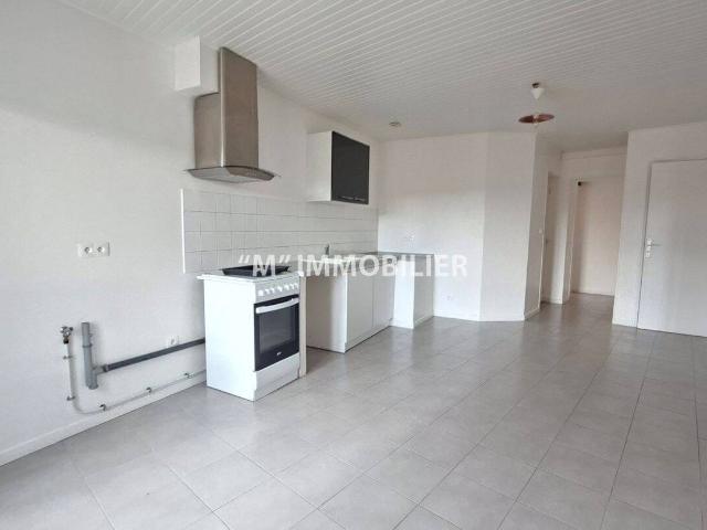 À LOUER APPARTEMENT 3 PIÈCES AVEC BUREAU PAVANT 02310