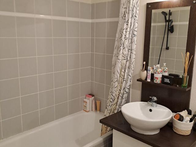 À louer: Appartement 3 pièces à CHAURAY avec piscine et stationnement !