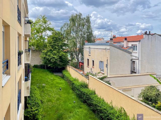 a louer appartement 3 pièces de 69 m² avec balcon et parking montrouge