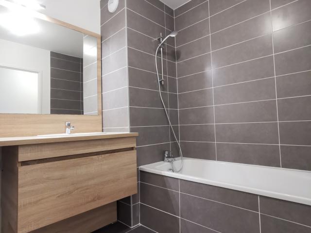 A LOUER APPARTEMENT 3 PIECES RESIDENCE RECENTE / CASTELNAU CENTRE