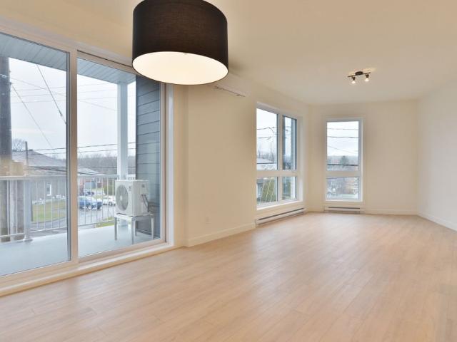 À LOUER: Appartement 4 1/2 à Val Bélair