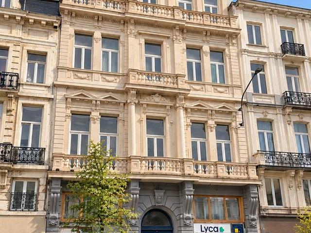 À louer – Appartement 4 chambres avec grande terrasse