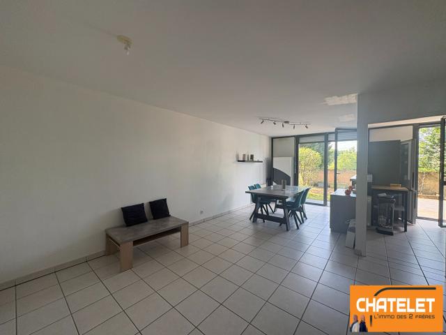 A louer appartement 4 pièce s 83.43 m2 meublé rez de jardin clos Bourg en Bresse