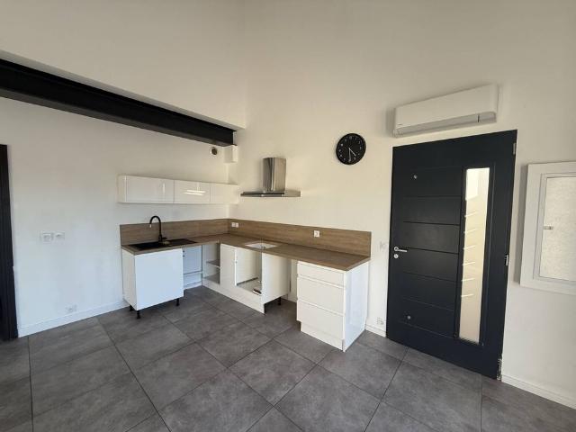 A louer appartement 4 pièces avec mezzanine et terrasse sur le secteur de Montolivet 13012 Marseille
