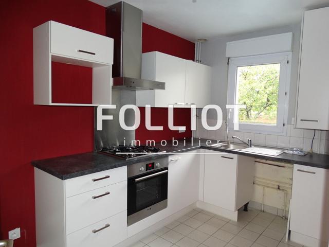 A louer: Appartement 4 Pièces à Fougeres 2124CV