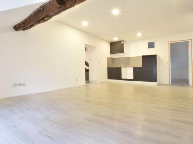 A louer appartement 4 pièces de 66m² secteur breau