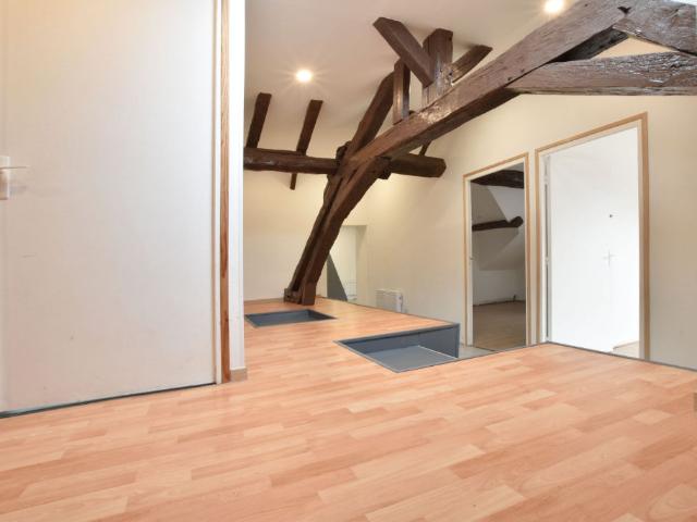 A louer appartement 4 pièces de 66m² secteur breau