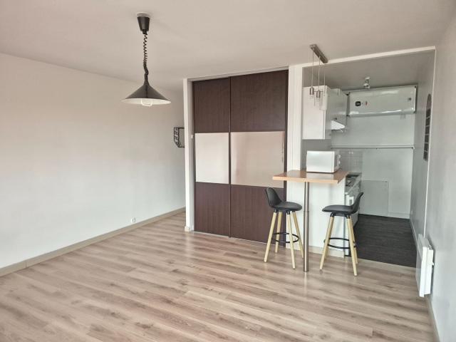 A LOUER Appartement 50000 Saint Lô PROCHE COMMERCES 1 pièce 29.47 m²