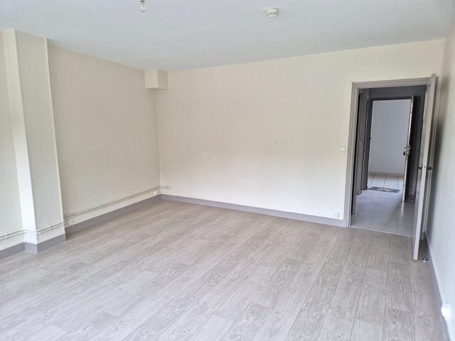 A LOUER Appartement 50000 Saint Lô 1 pièce de 42 m²
