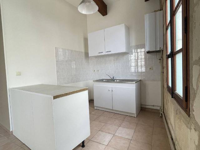 A LOUER ARLES CENTRE Appartement T2 d'environ 50m²
